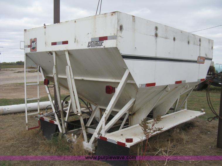 image for item B8275 Willmar Load Runner 10 dry fertilizer box