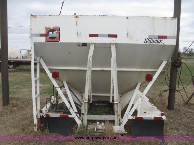 image for item B8275 Willmar Load Runner 10 dry fertilizer box