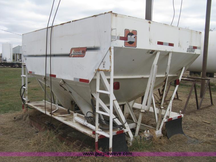 image for item B8275 Willmar Load Runner 10 dry fertilizer box