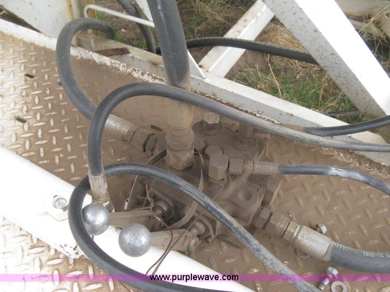 image for item B8275 Willmar Load Runner 10 dry fertilizer box