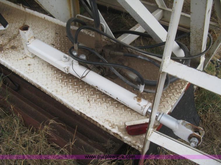 image for item B8275 Willmar Load Runner 10 dry fertilizer box