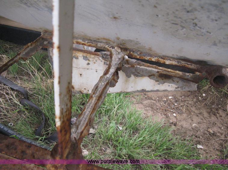 image for item B8275 Willmar Load Runner 10 dry fertilizer box