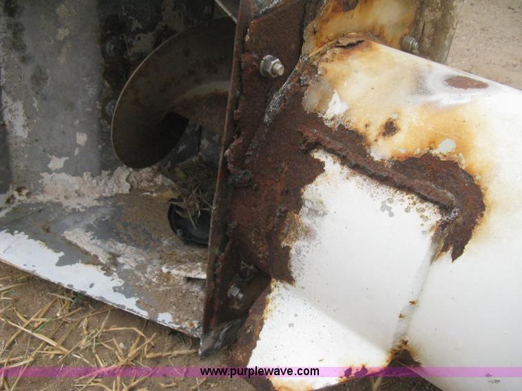 image for item B8275 Willmar Load Runner 10 dry fertilizer box