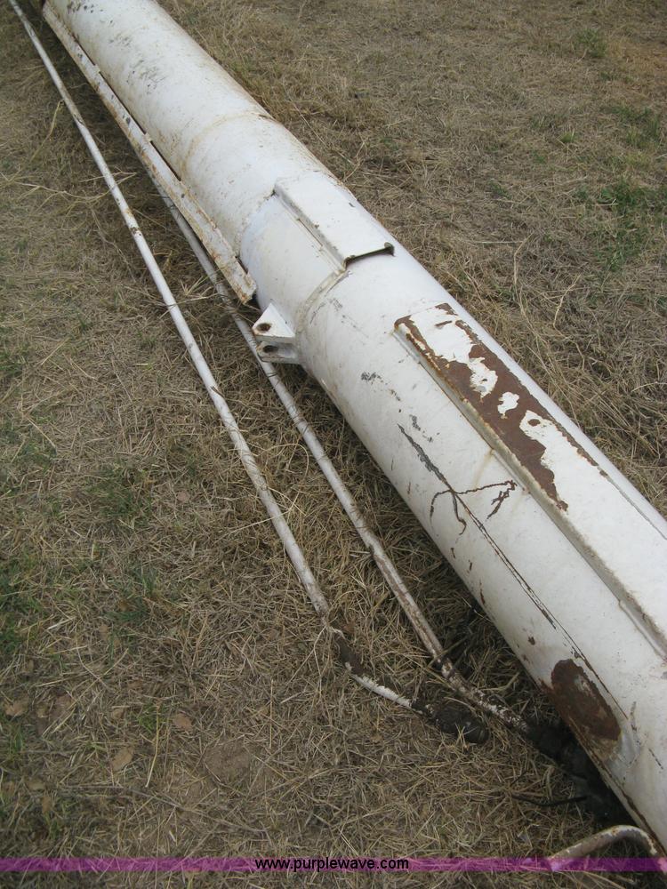 image for item B8275 Willmar Load Runner 10 dry fertilizer box