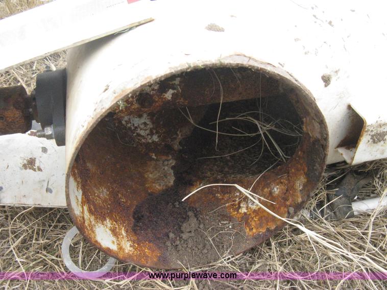 image for item B8275 Willmar Load Runner 10 dry fertilizer box