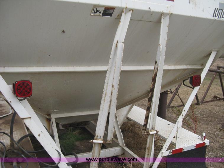 image for item B8275 Willmar Load Runner 10 dry fertilizer box