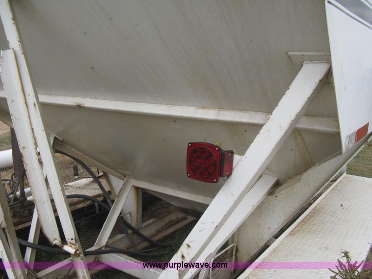 image for item B8275 Willmar Load Runner 10 dry fertilizer box