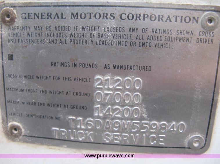 image for item B8276 1979 GMC 6000 V-Eight grain truck