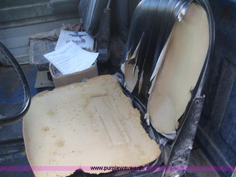 image for item B8276 1979 GMC 6000 V-Eight grain truck