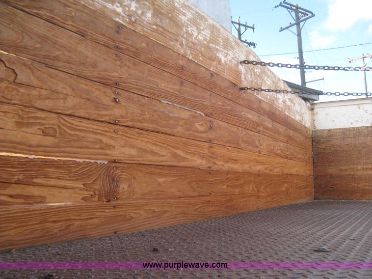 image for item B8276 1979 GMC 6000 V-Eight grain truck