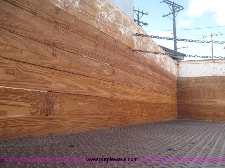 image for item B8276 1979 GMC 6000 V-Eight grain truck