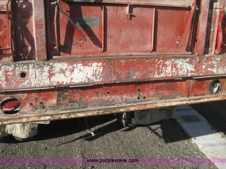 image for item B8276 1979 GMC 6000 V-Eight grain truck