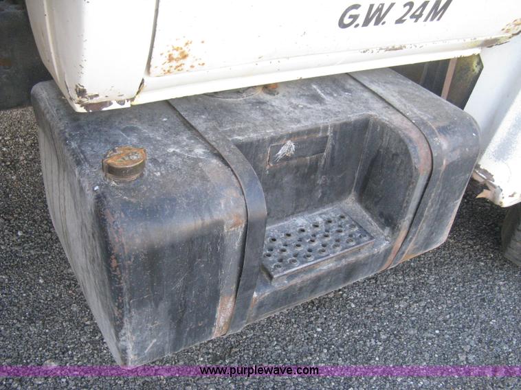 image for item B8276 1979 GMC 6000 V-Eight grain truck