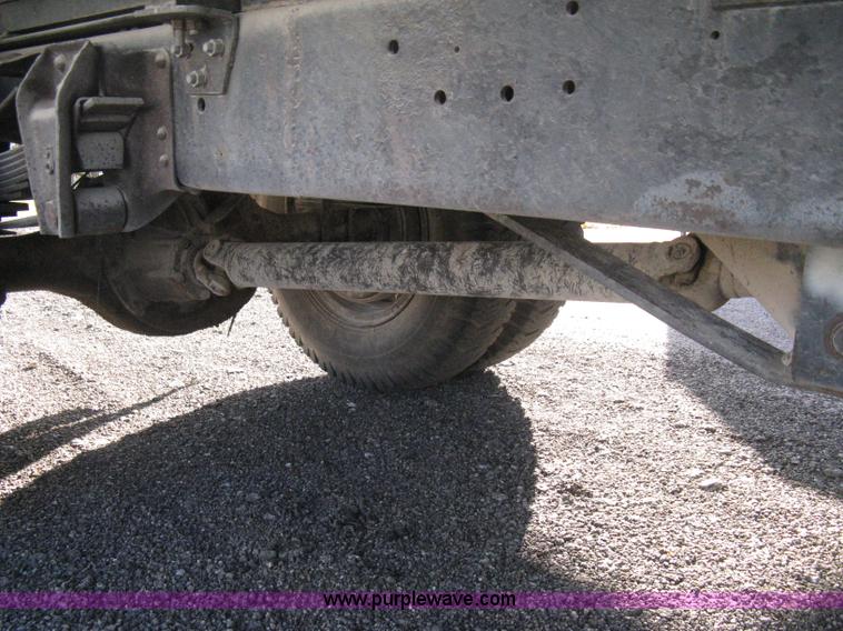 image for item B8276 1979 GMC 6000 V-Eight grain truck