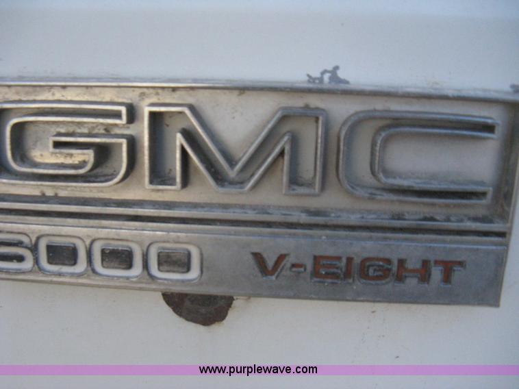 image for item B8276 1979 GMC 6000 V-Eight grain truck