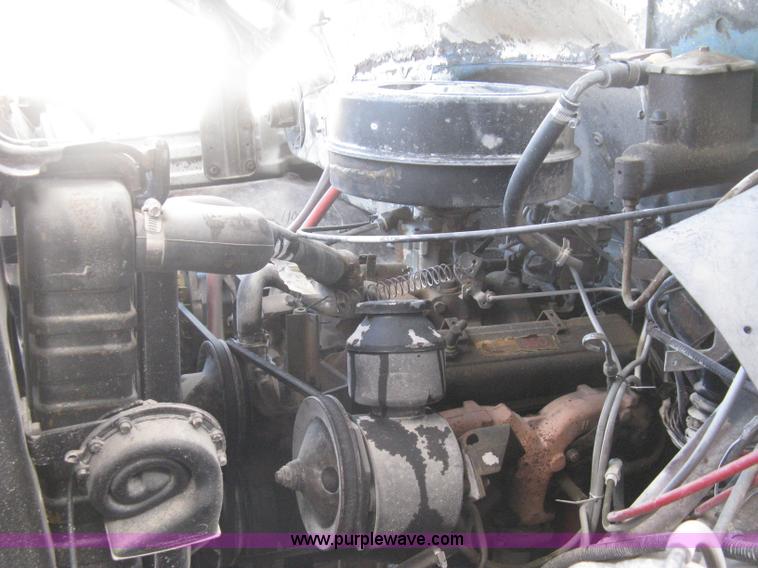 image for item B8276 1979 GMC 6000 V-Eight grain truck