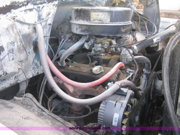 image for item B8276 1979 GMC 6000 V-Eight grain truck