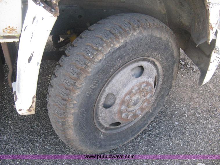 image for item B8276 1979 GMC 6000 V-Eight grain truck