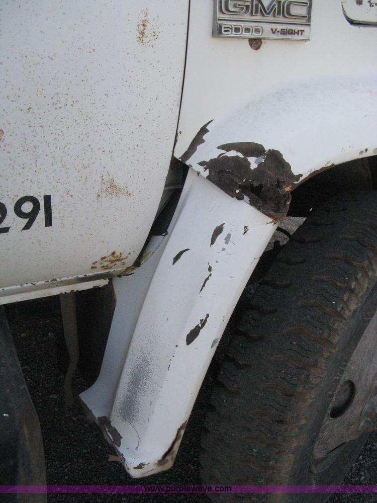 image for item B8276 1979 GMC 6000 V-Eight grain truck