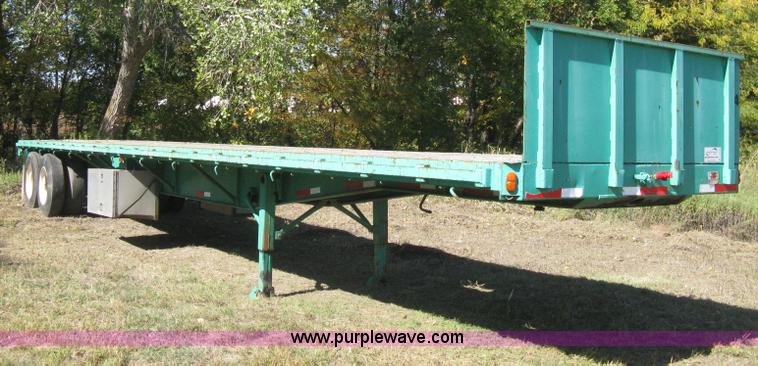 image for item B8289 1984 Fruehauf flatbed trailer