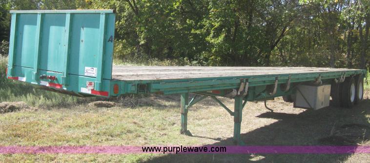image for item B8289 1984 Fruehauf flatbed trailer
