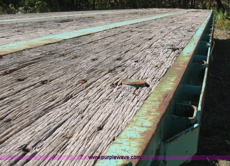 image for item B8289 1984 Fruehauf flatbed trailer