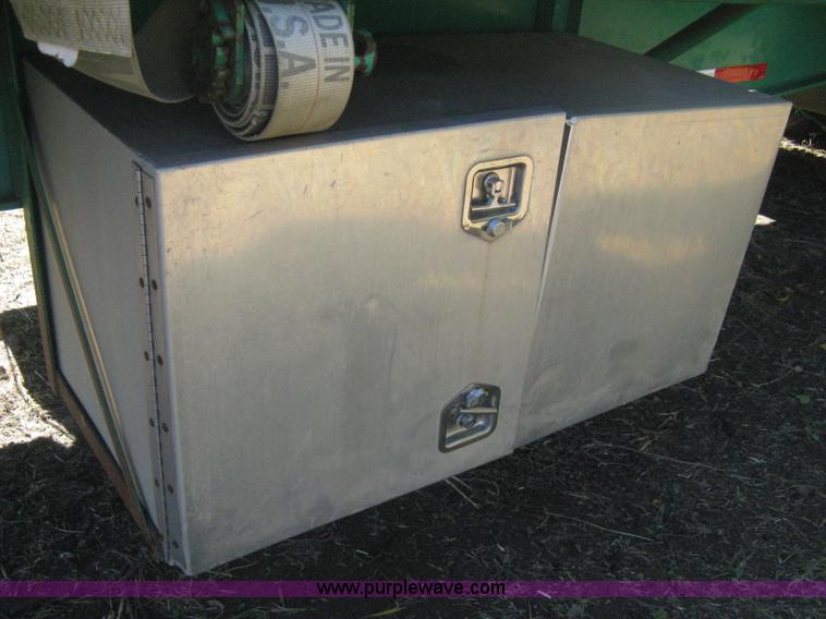 image for item B8289 1984 Fruehauf flatbed trailer