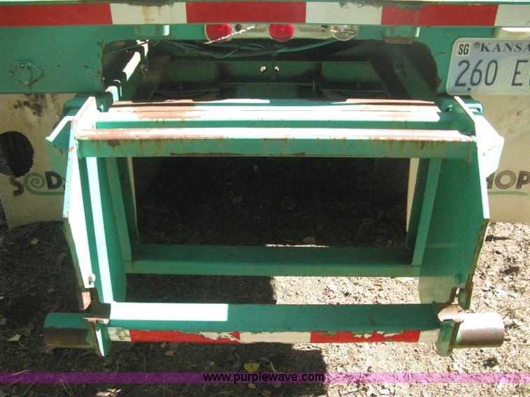 image for item B8289 1984 Fruehauf flatbed trailer