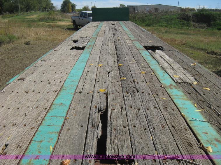 image for item B8289 1984 Fruehauf flatbed trailer