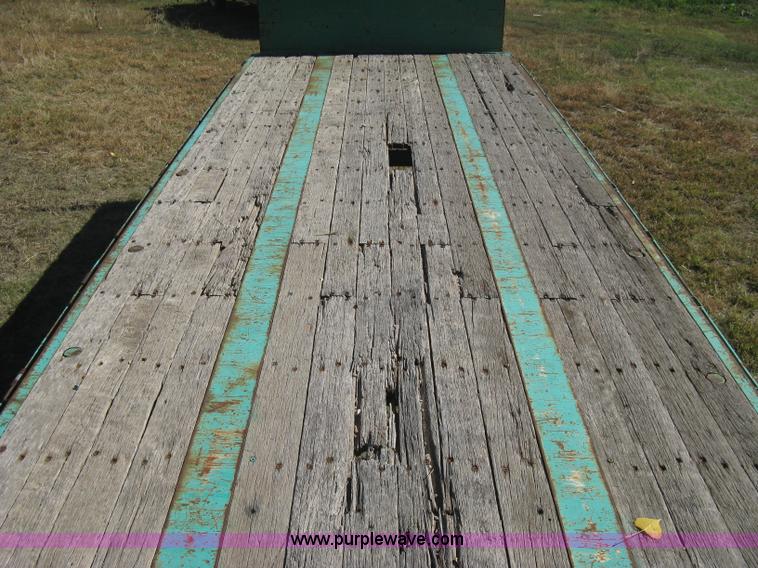 image for item B8289 1984 Fruehauf flatbed trailer