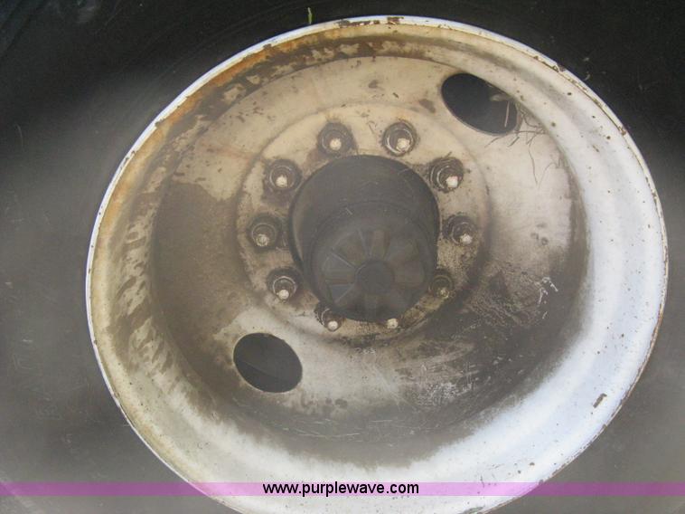 image for item B8289 1984 Fruehauf flatbed trailer