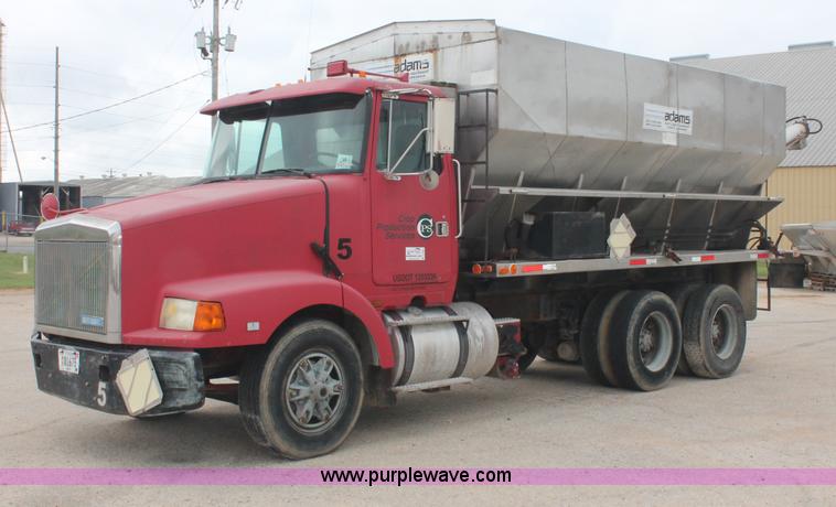 image for item C2681 1991 Volvo White GMC Aero WCA fertilizer tender truck