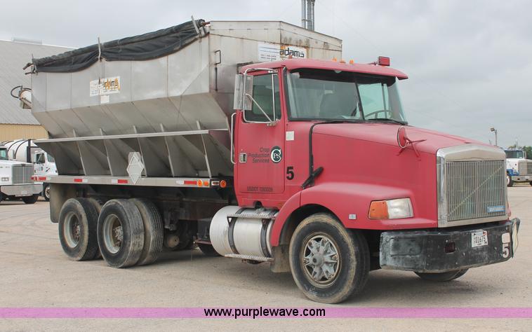 image for item C2681 1991 Volvo White GMC Aero WCA fertilizer tender truck