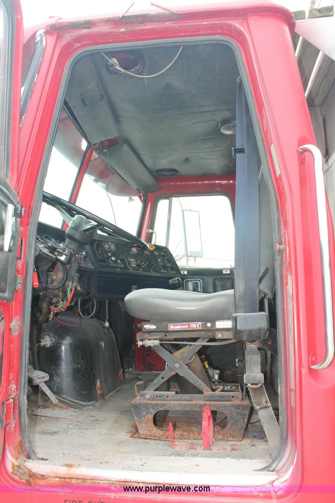 image for item C2681 1991 Volvo White GMC Aero WCA fertilizer tender truck