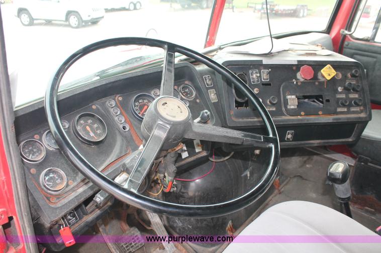 image for item C2681 1991 Volvo White GMC Aero WCA fertilizer tender truck