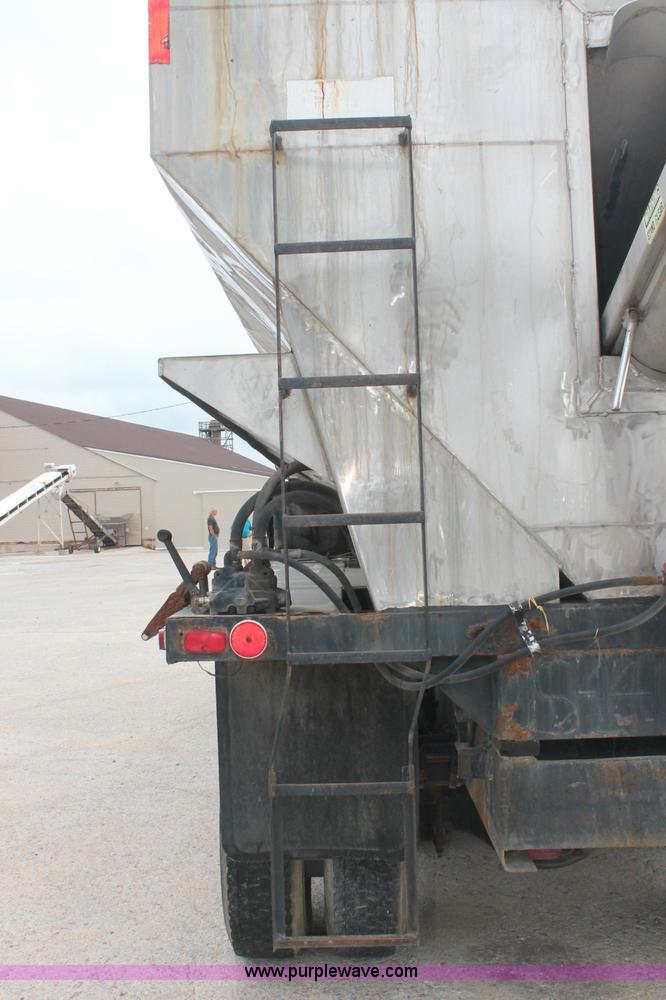 image for item C2681 1991 Volvo White GMC Aero WCA fertilizer tender truck