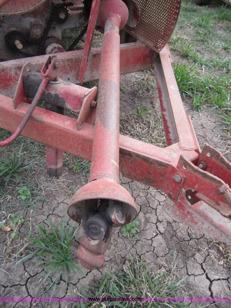 image for item D5692 New Holland 351 grinder/mixer