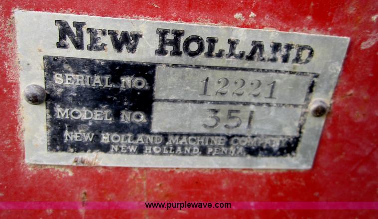 image for item D5692 New Holland 351 grinder/mixer