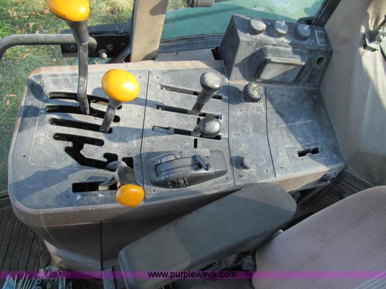 image for item E3533 1994 John Deere 6400 tractor