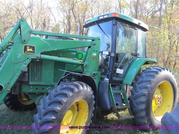 image for item E3535 1994 John Deere 7200 MFWD tractor