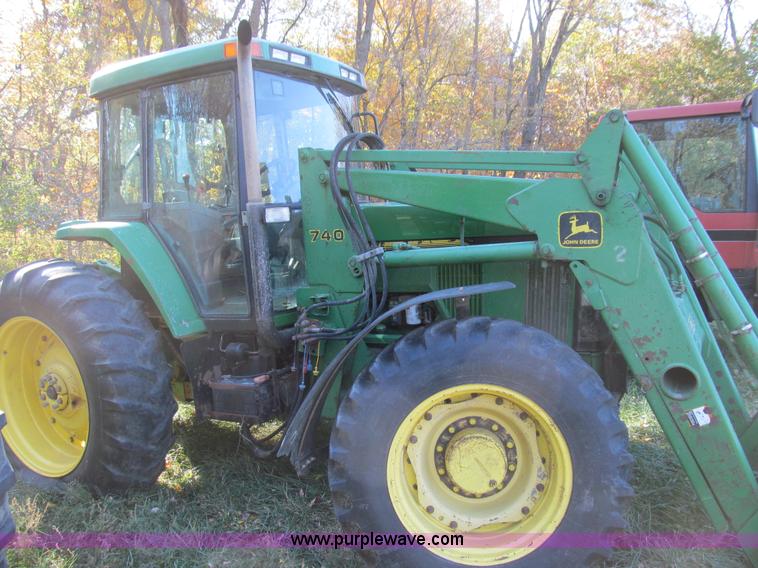 image for item E3535 1994 John Deere 7200 MFWD tractor