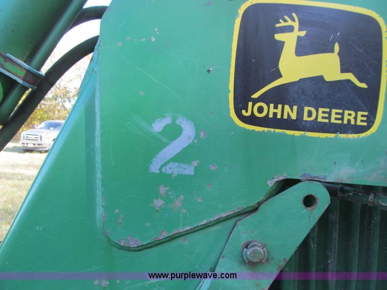 image for item E3535 1994 John Deere 7200 MFWD tractor