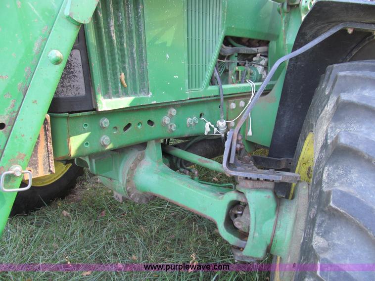 image for item E3535 1994 John Deere 7200 MFWD tractor