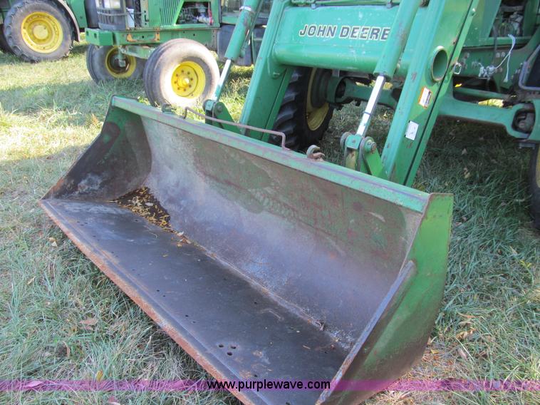 image for item E3535 1994 John Deere 7200 MFWD tractor