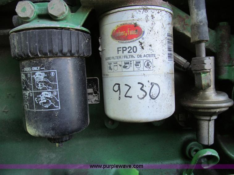 image for item E3535 1994 John Deere 7200 MFWD tractor