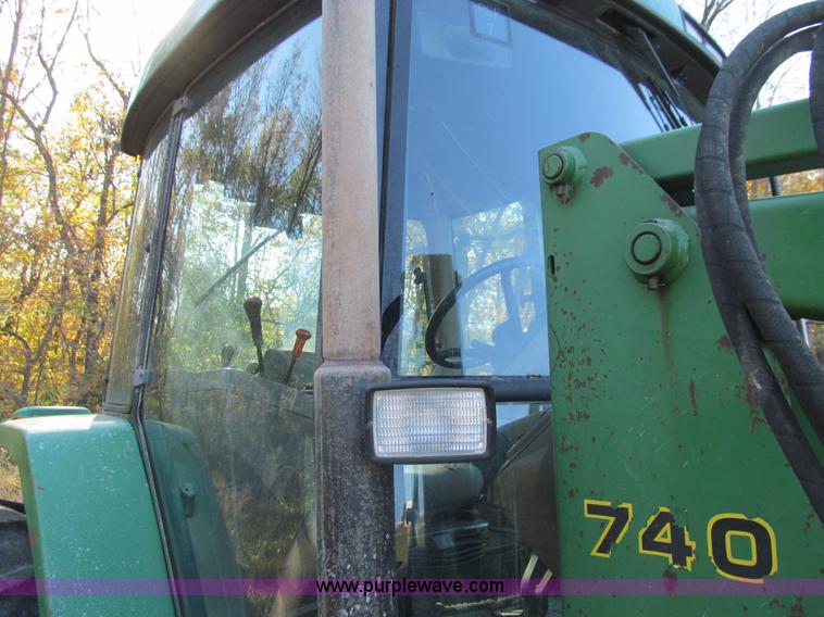 image for item E3535 1994 John Deere 7200 MFWD tractor