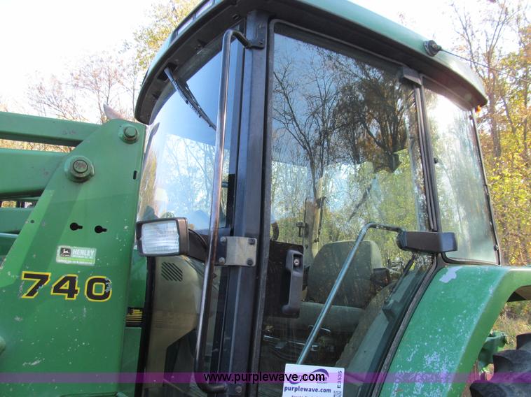 image for item E3535 1994 John Deere 7200 MFWD tractor