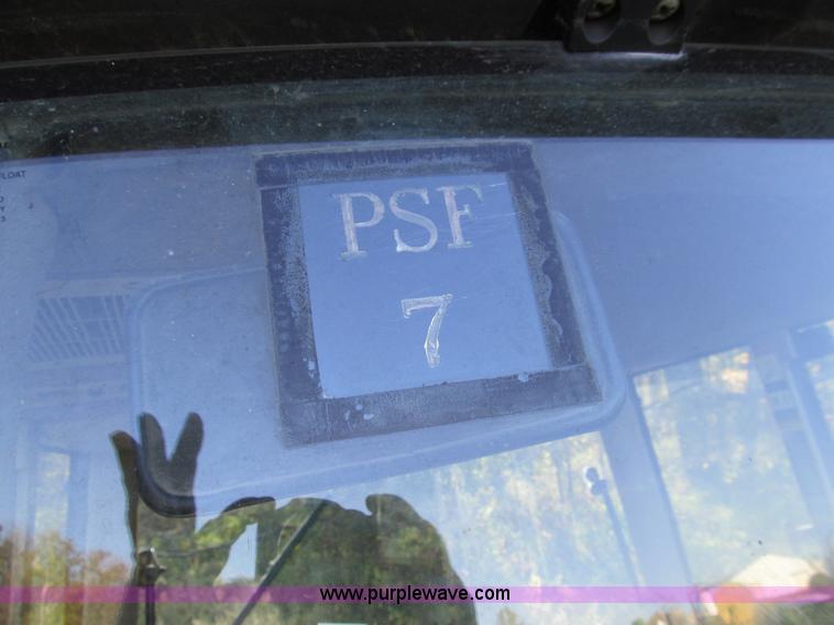 image for item E3535 1994 John Deere 7200 MFWD tractor