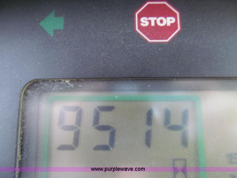 image for item E3535 1994 John Deere 7200 MFWD tractor