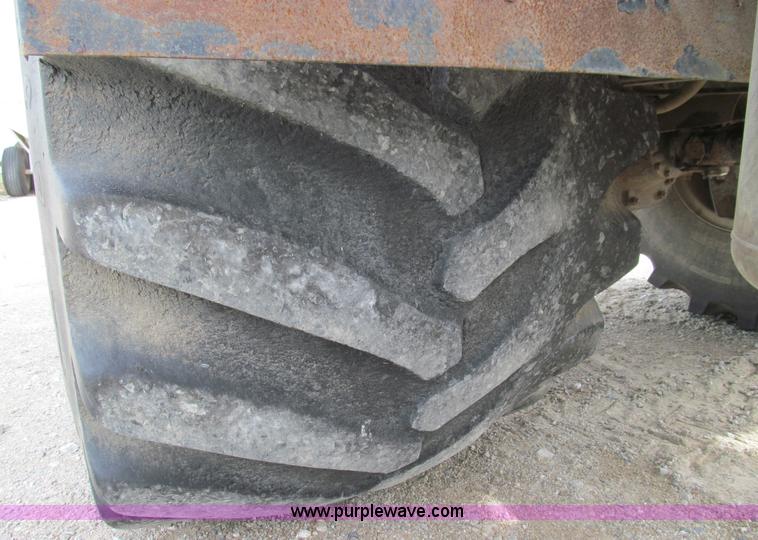 image for item E3537 2000 Case IH Titan FLX3300B dry floater truck